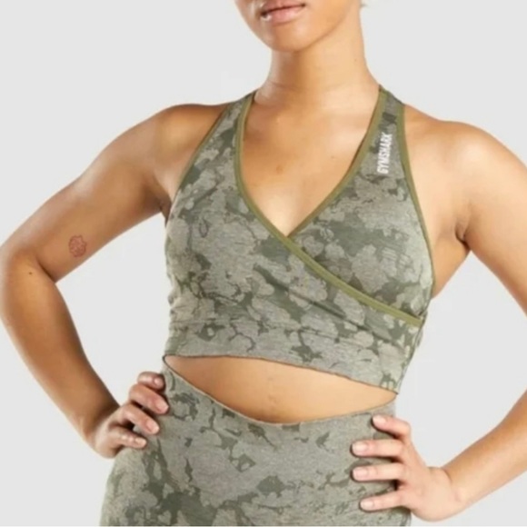 ✨Army Green Gymshark Camo Sports Bra✨ - Picture 2 of 5
